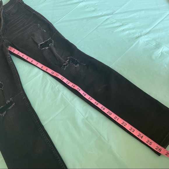 ‼️HOLLISTER DISTRESSED JEANS - Picture 4 of 14